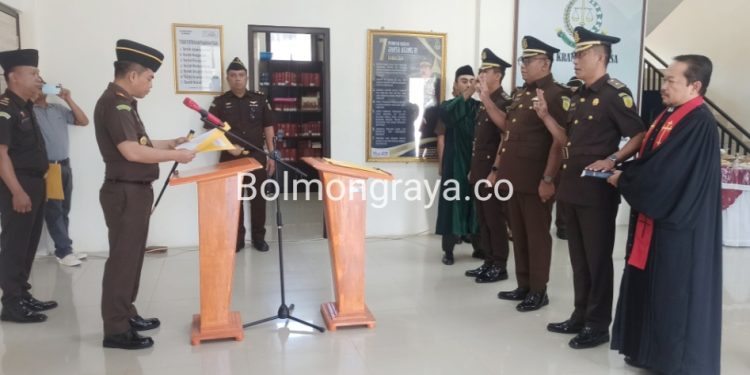 Lantik Kacabjari dan Kasi, ini Pesan Kajari Kotamobagu Elwin Agustian Khahar