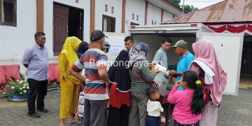 Gandeng Perum Bulog, DKP Gelar Gerakan Pangan Murah di Wilayah Kotamobagu Utara