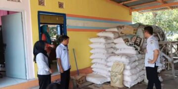 Distankan Kotamobagu Monitoring Ketersediaan Pupuk Subsidi di Kios Pengecer