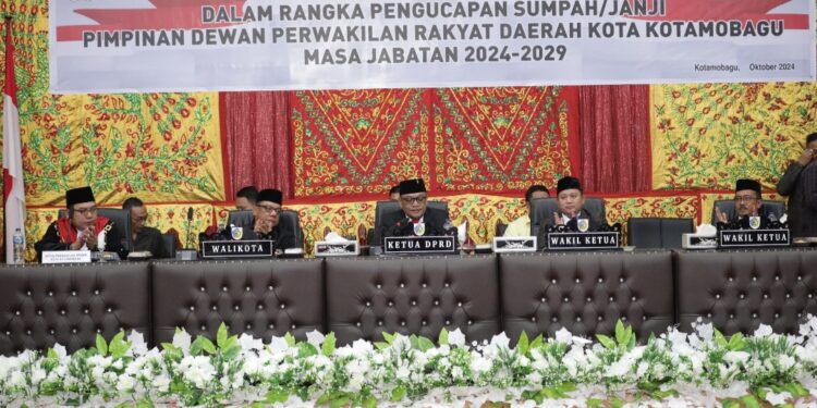 Pj Wali Kota Kotamobagu Hadiri Paripurna Pengucapan Sumpah Pimpinan DPRD