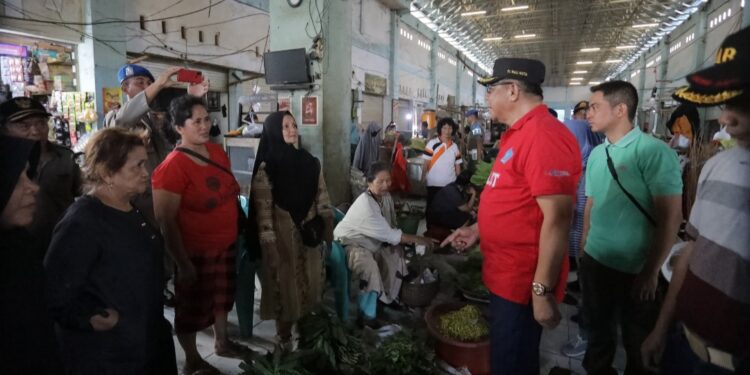 Pantau Harga dan Pasokan, Abdullah Mokoginta Blusukan di Sejumlah Pasar Tradisional