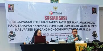 Foto : Sambutan Plt. Ketua Bawaslu Bolmut, Rizky Posangi, SH, pada kegiatan Sosialisasi Pemilih Partisipatif