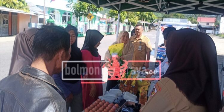 Jaga Stabilitas Harga, DKP Kotamobagu Gelar Gerakan Pangan Murah di Kelurahan Mongkonai