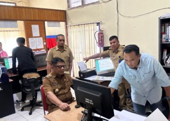 Pastikan Pelayanan Sesuai Standar, Abdullah Sidak Kantor Disdukcapil Kotamobagu