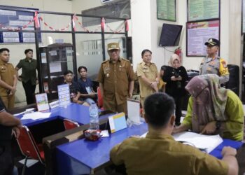 Jelang Pilkada, Abdullah Tinjau Pelayanan Disdukcapil Kotamobagu