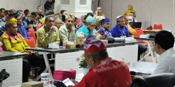 DPMPTSP Buton Tengah Tingkatkan Kapasitas dengan Mengikuti Bimtek Standarisasi PBJ di Surabaya