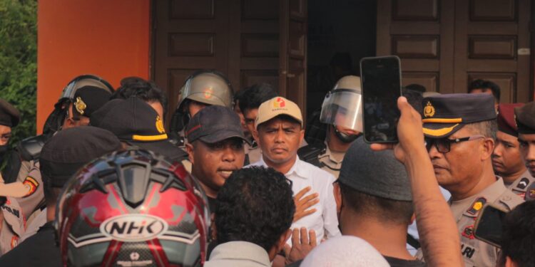 Ketua Bawaslu Buton Tengah Diduga Kabur, Bersembunyi di Konawe