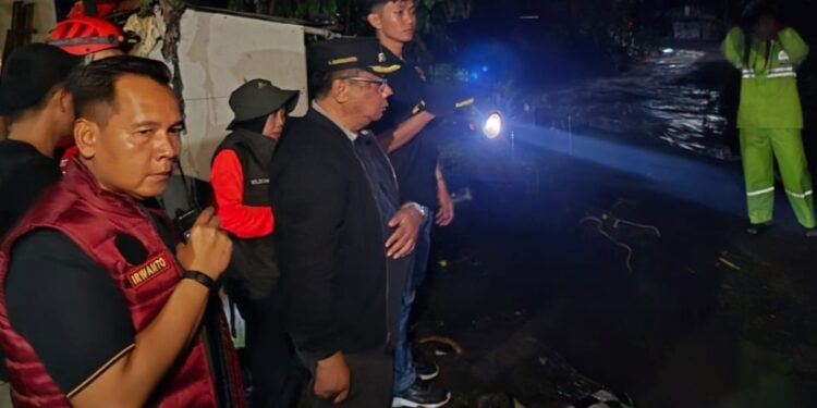 Bersama Kapolres, Pj Wali Kota Tinjau Proses Pencairan Korban Hanyut