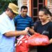 Bentuk Kepedulian, Abdullah Serahkan Bantuan Bencana Alam Banjir dan Tanah Longsor