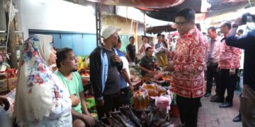Jelang Ramadhan, Pj Wali Kota Kotamobagu Pantau Harga Bapok di Pasaran