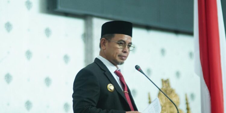 Bupati Bolmut Sirajudin Lasena, saat menyampaikan 17 program pada Rapat Paripurna DPRD Bolmut