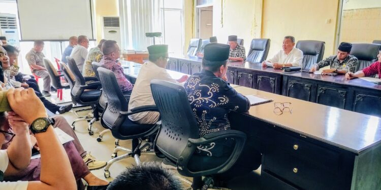 Foto : Suasana RDP di Ruang Komisi 1 DPRD Bolmut