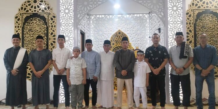 Disambut Kajari, Wali Kota Kotamobagu Tunaikan Shalat Jumat di Masjid Al Qahhar