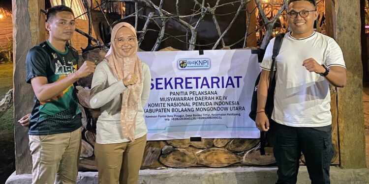 Foto : Ketua, Sekretaris dan Bendahara Panitia Musda Ke-IV KNPI Bolmut