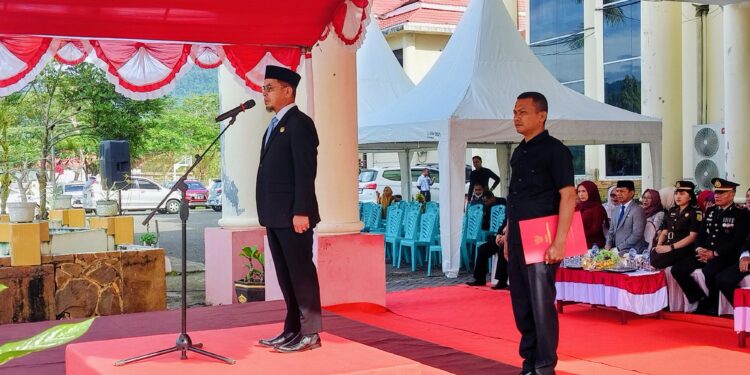 Foto : Bupati Bolmut, Sirajudin Lasena saat bertindak sebagai Irup pada Peringatan Hari Kartini