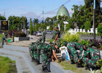 Bagian OMSP, Kodim 1303 Bolmong Gelar Aksi Jumat Bersih di Alun-alun Boki Hontinimbang