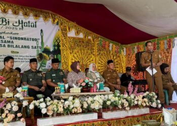 Weny-Rendy Hadiri Halal Bi Halal dan Festival Sinonbatod Desa Bilalang Satu