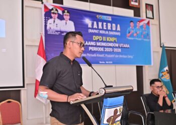 Foto : Ketua DPD II KNPI Bolmut, Donal Palandi saat menyampaikan sambutannya