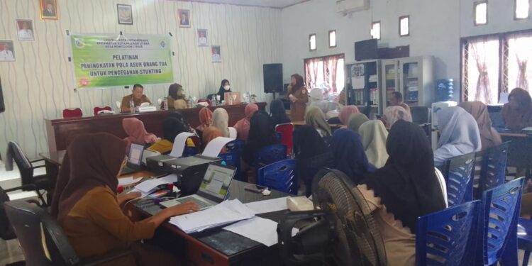 Cegah Stunting, Pemdes Pontodon Timur Galakkan Pelatihan Pola Asuh Orang Tua