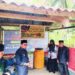 Foto : Bupati Bolmut didampingi Forkopimda saat meninjau SDN 11 Pinogaluman