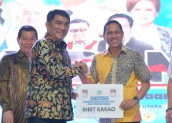 Diserahkan Gubernur, Pemkot Kotamobagu Terima Bantuan Bibit Kakao