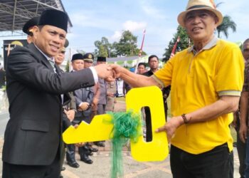 Terima Hibah Kendaraan Roda Tiga, Wali Kota Apresiasi Asosiasi Pedagang Pasar Senggol
