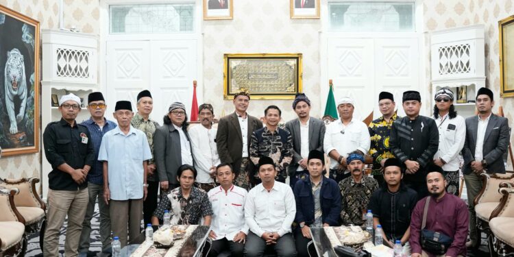 Diperkokoh Empat Keluarga Keturunan Prabu Siliwangi dan Sunan Gunung Jati, Om Zein Sampaikan Ini