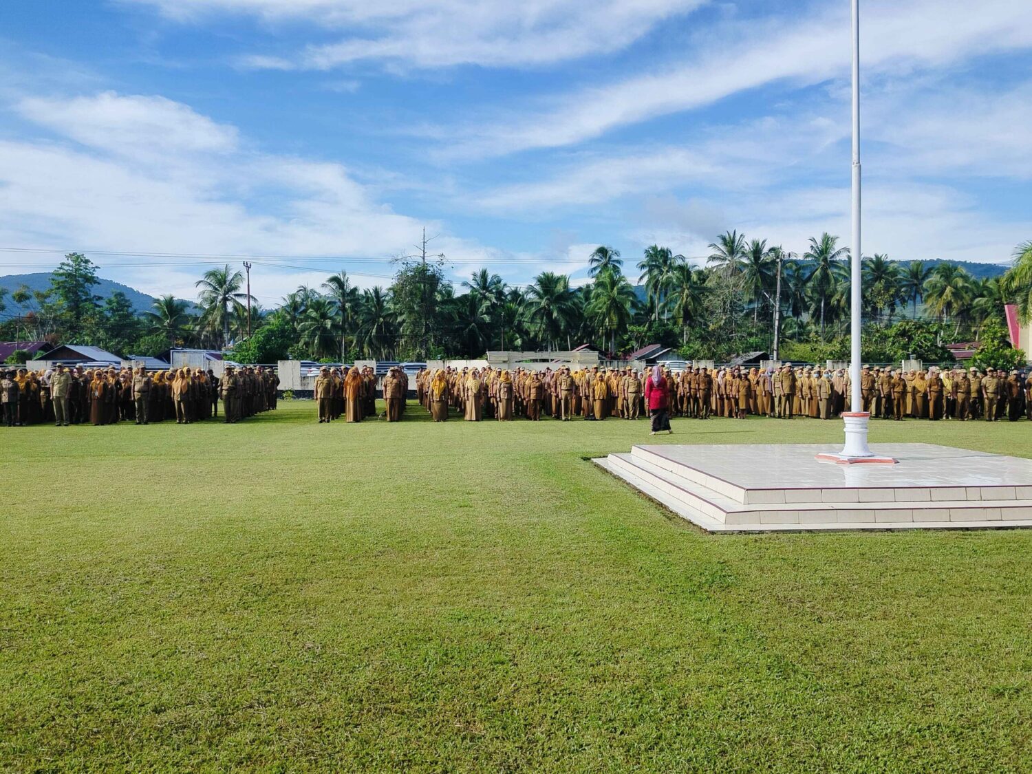Foto : para peserta Upacara Hari Perempuan yang terdiri atas PNS dan PPPK Pemda Bolmut