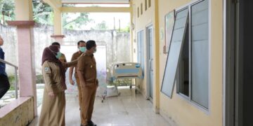 Potret Pelayanan Kesehatan, Wali Kota Weny Gaib Blusukan ke PKM Bilalang