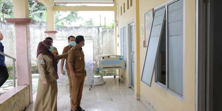 Potret Pelayanan Kesehatan, Wali Kota Weny Gaib Blusukan ke PKM Bilalang