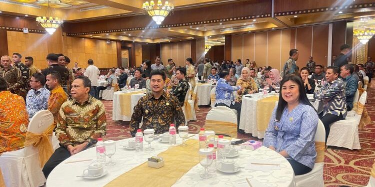 Disaksikan Gubernur, Wawali Kotamobagu Teken Komitmen Akselerasi Penerapan Manajemen Talenta ASN