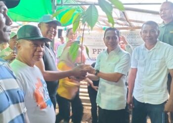 Lahirkan Program Menyentuh Masyarakat, Weny Gaib Apresiasi Desa Poyowa Besar Dua