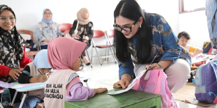Wakili Bunda PAUD Kotamobagu, Ketua Pokja Buka Lomba Mewarnai Tingkat Taman Kanak-kanak
