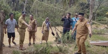 Pastikan Kondisi Warga, Bupati Boltim Tinjau Sejumlah Desa Terdampak Banjir