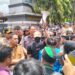 Berlangsung Damai, Weny-Rendy Terima Aksi Demo Mahasiswa
