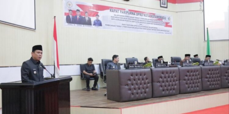 Bahas Dua Agenda Penting, Weny Gaib Hadiri Rapat Paripurna DPRD Kotamobagu