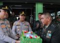 Soliditas TNI-Polri, Kapolres Kotamobagu Datangi Kodim 1303/BM Beri Kejutan HUT TNI ke-80