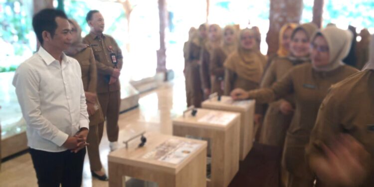 Bupati Purwakarta Resmi Luncurkan Gerakan Poe Ibu, Bangkitkan Semangat Gotong Royong Lewat Donasi Rp1.000 Per Hari