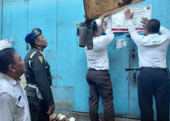 Tegas! Menunggak Bayar Retribusi, Ruko A10 Pasar 23 Maret Ditutup Sementara