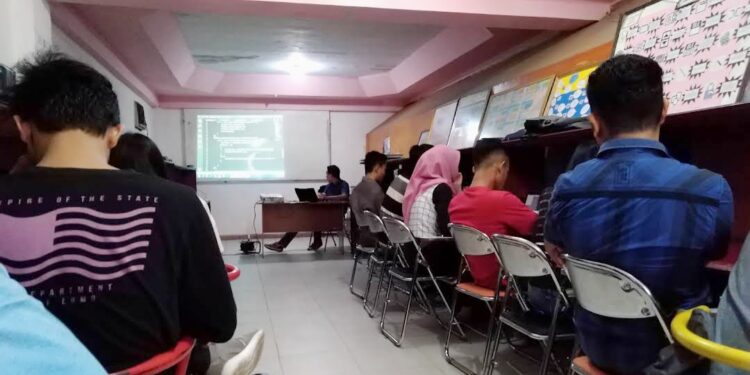 Tunjang Sarpras Study, STIMIK Multicom Siapkan Pengadaan 131 Laptop bagi Mahasiswa