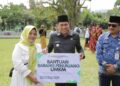 Momentum Hari Sumpah Pemuda ke 97, Weny Gaib Serahkan Bantuan untuk UMKM