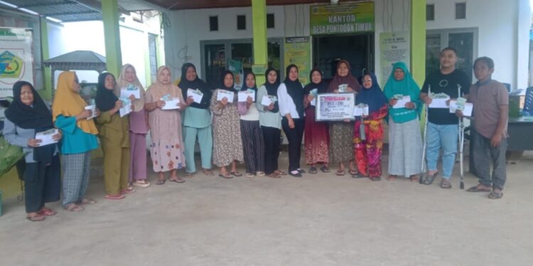 Bentuk Komitmen, Pemdes Pontodon Timur Salurkan BLT DD Periode Oktober 2025