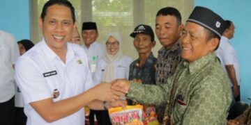 Diserahkan Wali Kota, Puluhan Poktan di Kotamobagu Terima Bantuan Bibit Jagung dari Pemprov Sulut