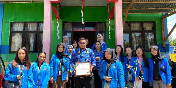 Mahasiswi KKN-T Literasi UNIMA Barsama TBM Boodked Sukses Gelar Program Literasi di SDN 2 Pobundayan