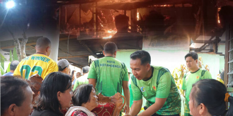 Kunjungi Warga Korban Kebakaran, Kapolres Kotamobagu Sampaikan Rasa Empati