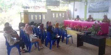 Libatkan Pelaku UMKM, Pemdes Pontodon Timur Gelar Sosialisasi Pengelolaan Sampah Desa