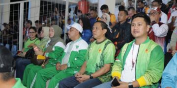 Wujud Dukungan untuk Kontingen Kotamobagu, Weny-Rendy Hadiri Pembukaan Porprov ke XII Sulut