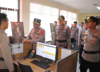 Didampingi Kapolres, Wakapolda Sulut Tinjau Layanan Call Center Polres Kotamobagu