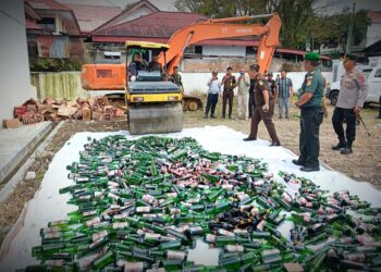 Inkrah, Kejari Kotamobagu Musnahkan Babuk Minol Ilegal dan Narkoba