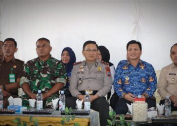 Dukung Program Pemerintah, Wakapolres Kotamobagu Hadiri Pernikahan Massal di Kecamatan Passi Timur